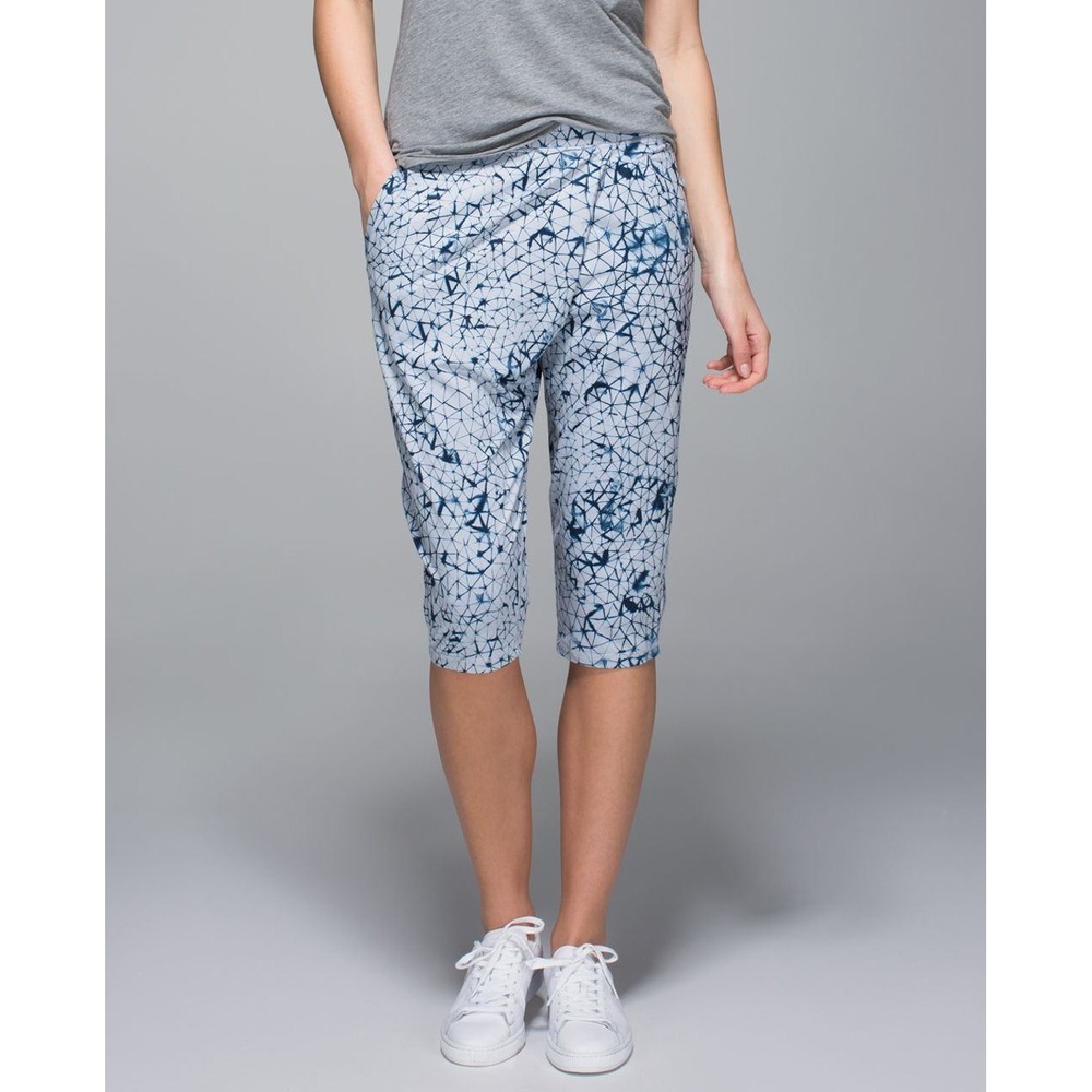 Lululemon Retreat Yogi Crop Pants Star Crushed Silver Capri Yoga Navy Women 4